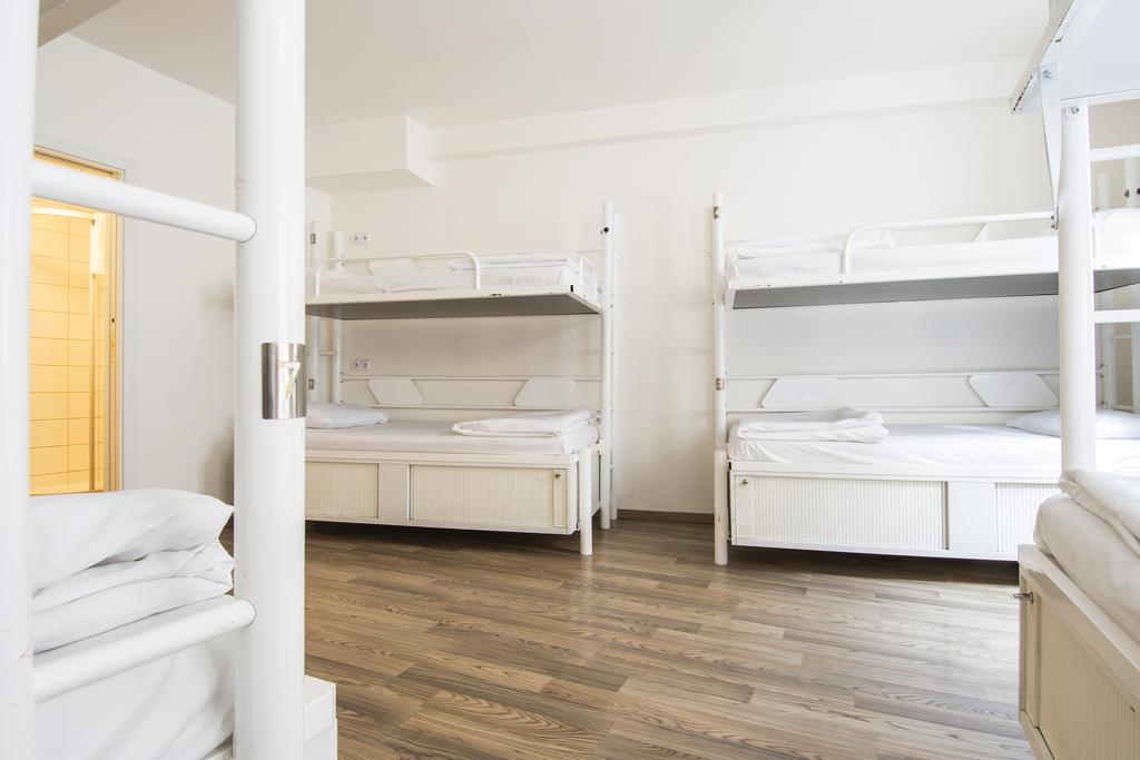 Hostel Safestay Charles Bridge Prag